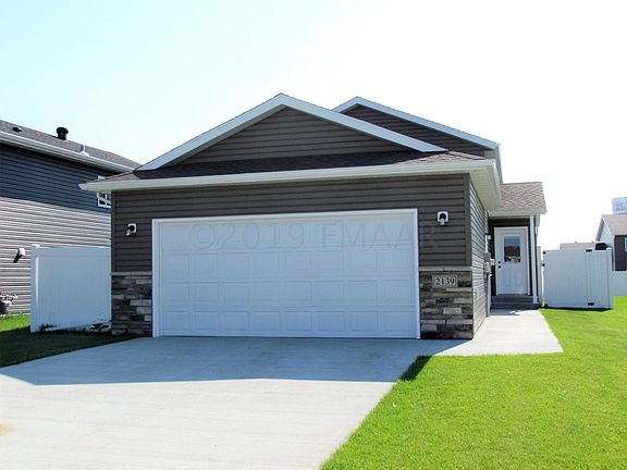 2nd image of 2139 Admiral Dr W