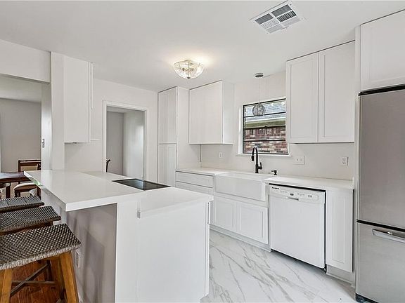 5th image of 2121 Titan St