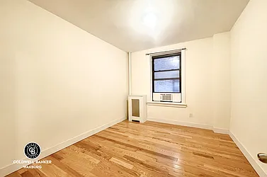 Rented by Coldwell Banker Warburg