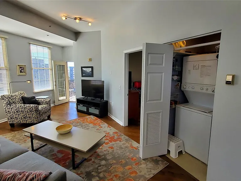 475 W 12th Ave #8H — Photo 4