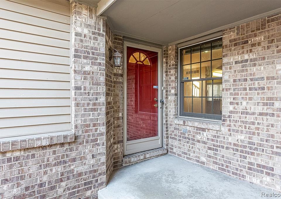1st image of 45329 Horseshoe Cir
