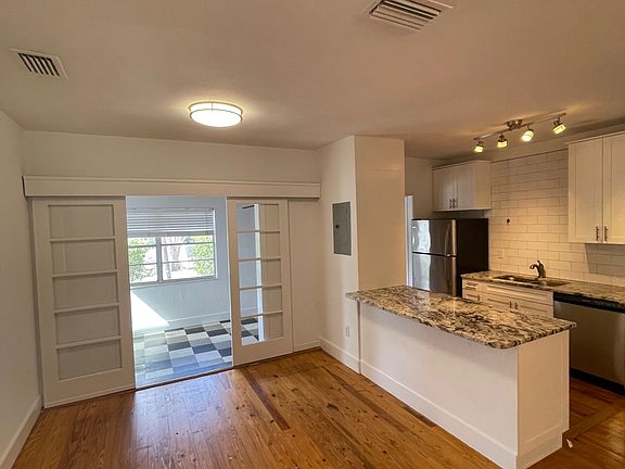 4th image of 134 Danube Ave APT 4