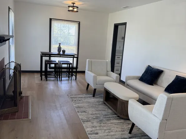 9829 S 7th Ave, Inglewood, CA 90305