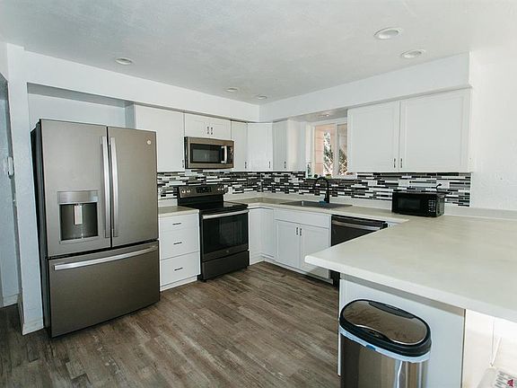 3rd image of 820 Jenson Drive