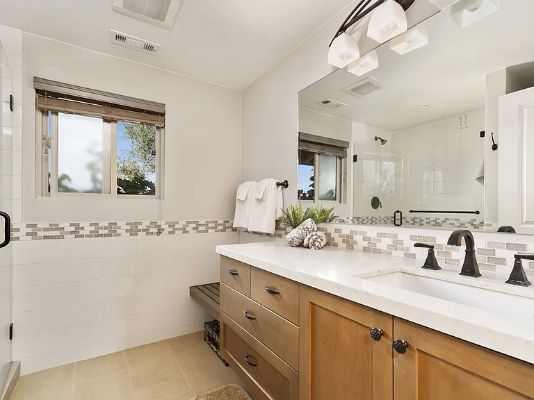 16915 Dominican Dr — Photo 16