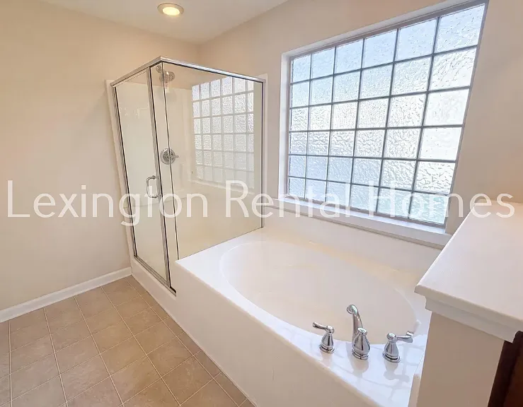 152 Castlefield Dr — Photo 8