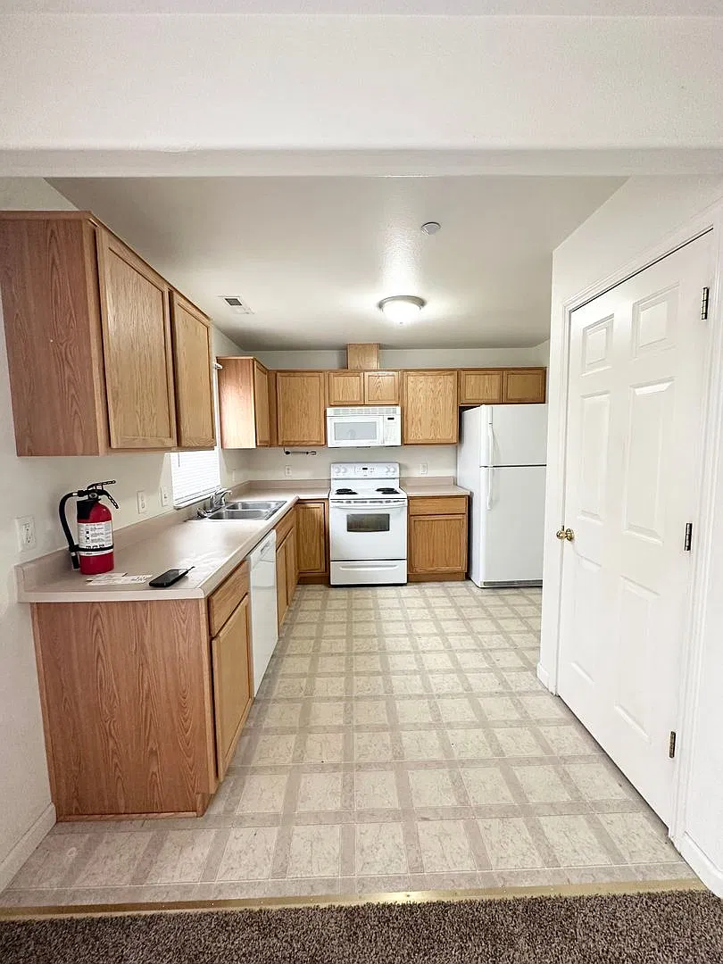685 Leslie Ct, Fallon, NV 89406 — Photo 4