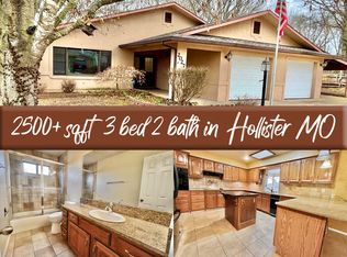 2027 Acacia Club Rd, Hollister, MO 65672