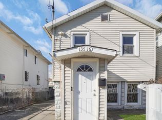 13516 217th St, Springfield Gardens, NY 11413