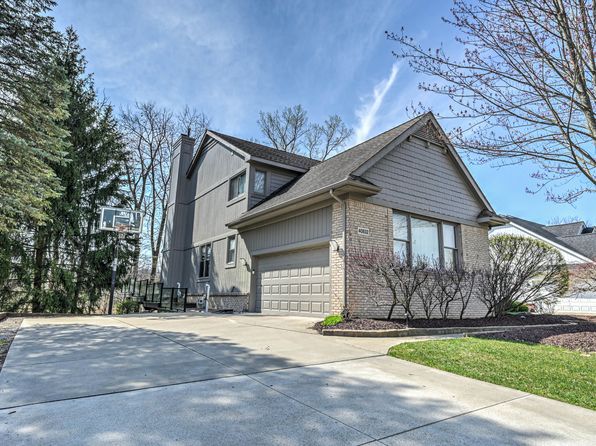 40832 Kingsley Ln, Novi, MI 48377