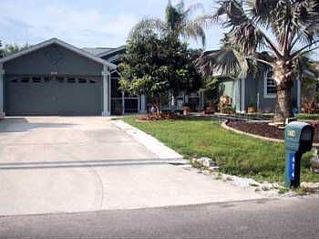 1st image of 674 Lomond Dr