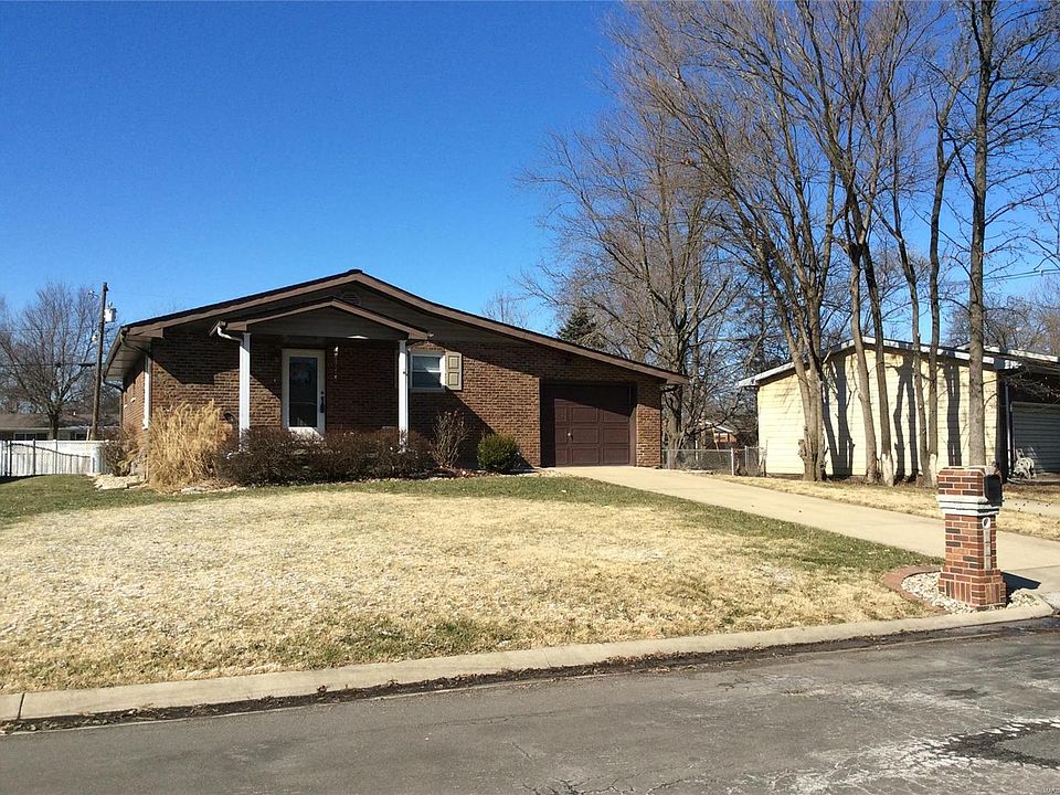 1st image of 111 E Airwood Dr