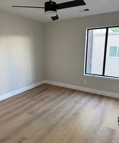 37 W 6th St — Photo 15