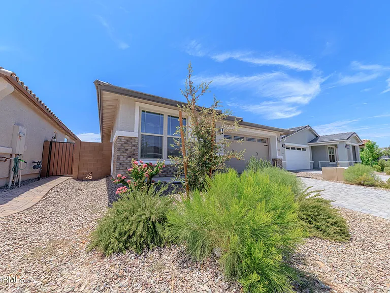 40005 W Elm Dr — Photo 2