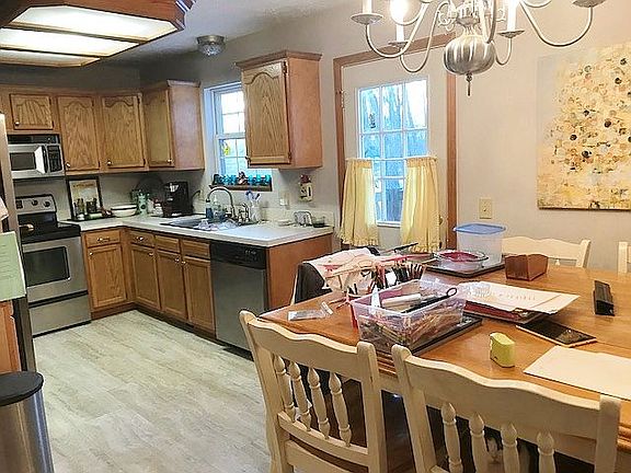 3rd image of 3094 Tower Hill Dr