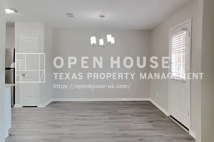 2815 Fox Mountain Dr — Photo 7