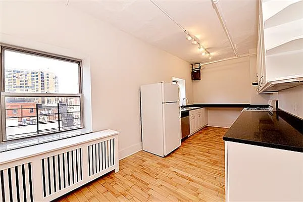 Rented by R New York | media 2