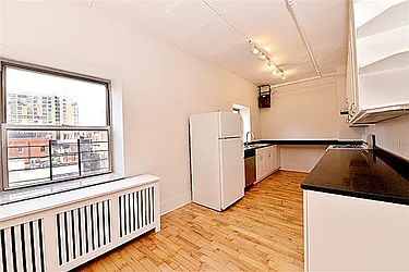 Rented by R New York