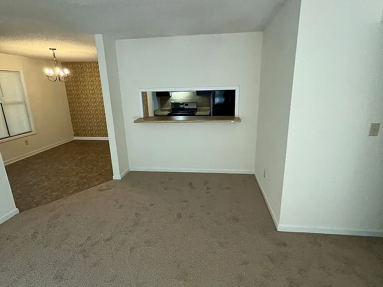2633 Dorian Drive — Photo 3