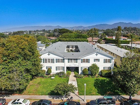 2nd image of 415 San Vicente Blvd #6