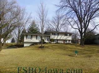 4 Greenview Dr, West Branch, IA 52358
