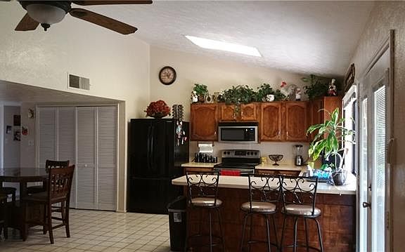 4th image of 4105 Silverberry Ave