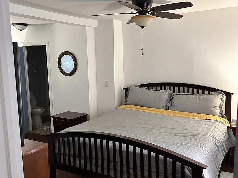 Bedroom 1 - Queen Bed