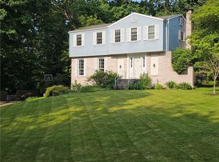 728 Heathergate Dr, Pittsburgh, PA 15238