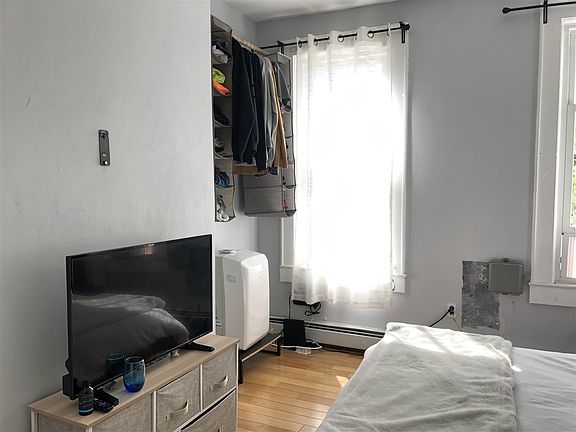 5th image of 466 Monmouth St APT 2R