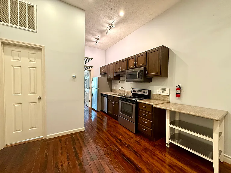 404 Main St E #VIEW OF MAIN ST — Photo 10