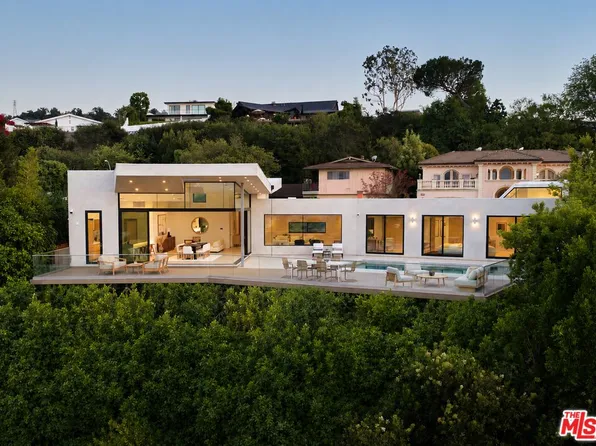 11411 Dona Teresa Dr, Studio City, CA 91604