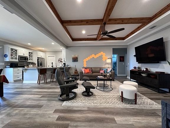 3rd image of 3880 Bettys Pl