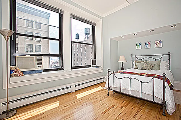 Sold by KG & Company | media 16