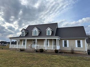 517 Mandolin Dr, Buffalo, WV 25033