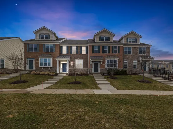 2794 Ashcombe Dr, Ann Arbor, MI 48105