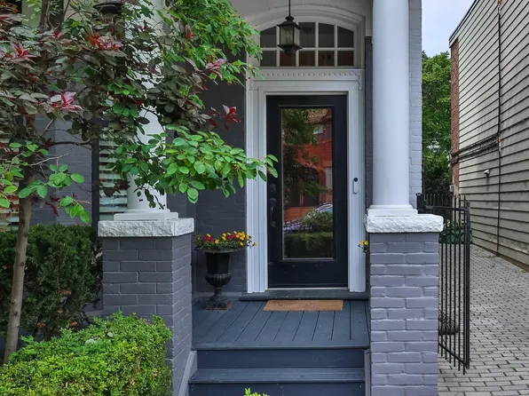 82 Bellevue Ave, Toronto, ON M5T 2N7