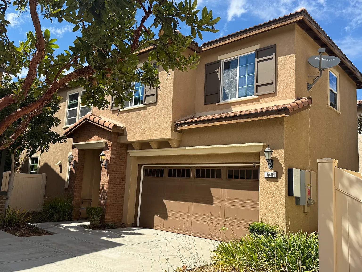 3 bed, 2.5 bath, 2000 sqft, $4,600 — Photo 1