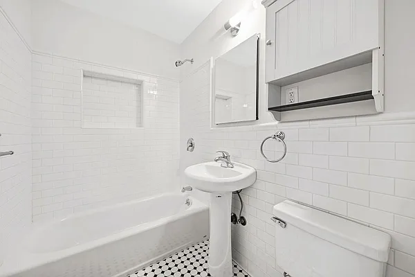 Rented by Compass | media 7