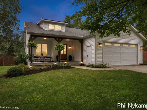 64 W 33rd St, Holland, MI 49423