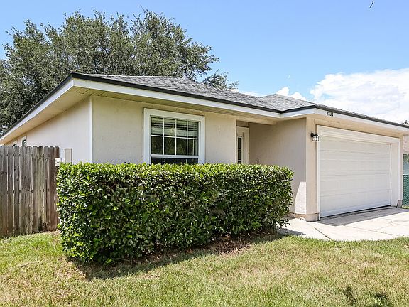 3rd image of 7533 International Village Dr