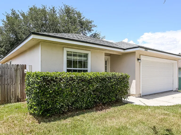 7533 International Village Dr — Photo 3