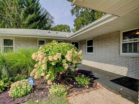 2nd image of 23629 Decamp Blvd