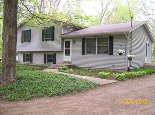 48558 38th Ave, Bangor, MI 49013