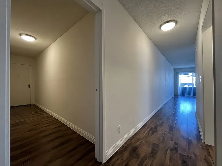 Independence Apartments — Photo 4