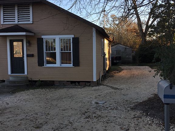 3rd image of 315 W Napoleon St