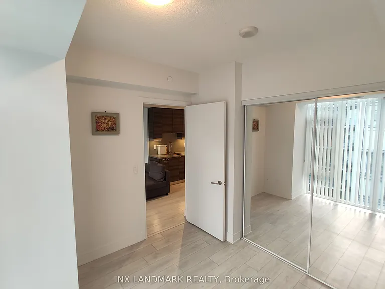 525 Adelaide St W #LPH31 — Photo 12