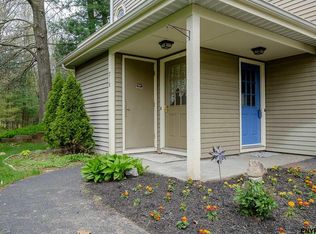 118 Grenadier Ct, Halfmoon, NY 12065