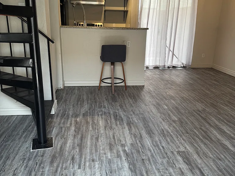 4240 N Longview Ave #2 — Photo 19