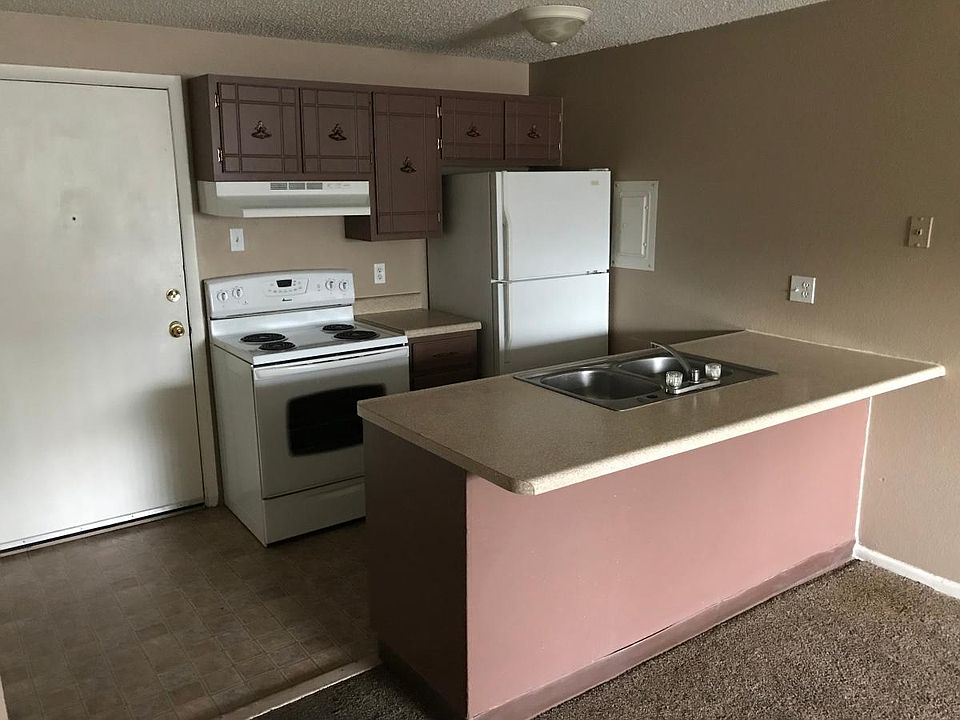 2nd image of 1691 Moore Ave APT 8