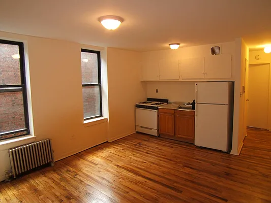 Rented by Joel Weisz, LREB | media 12